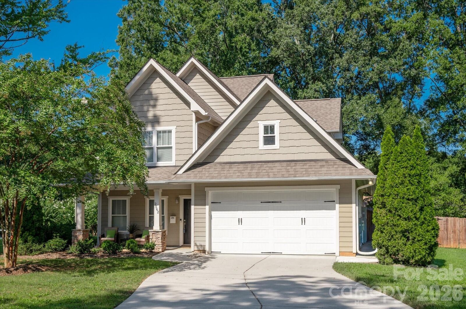 Property Photo:  2562 Roseview Lane  NC 28205 