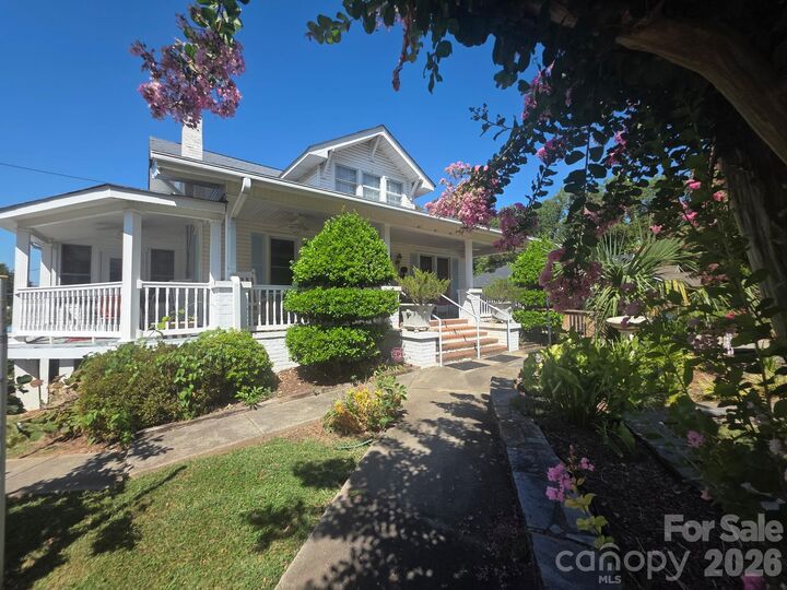 Property Photo: 113 N Central Avenue NC 28012