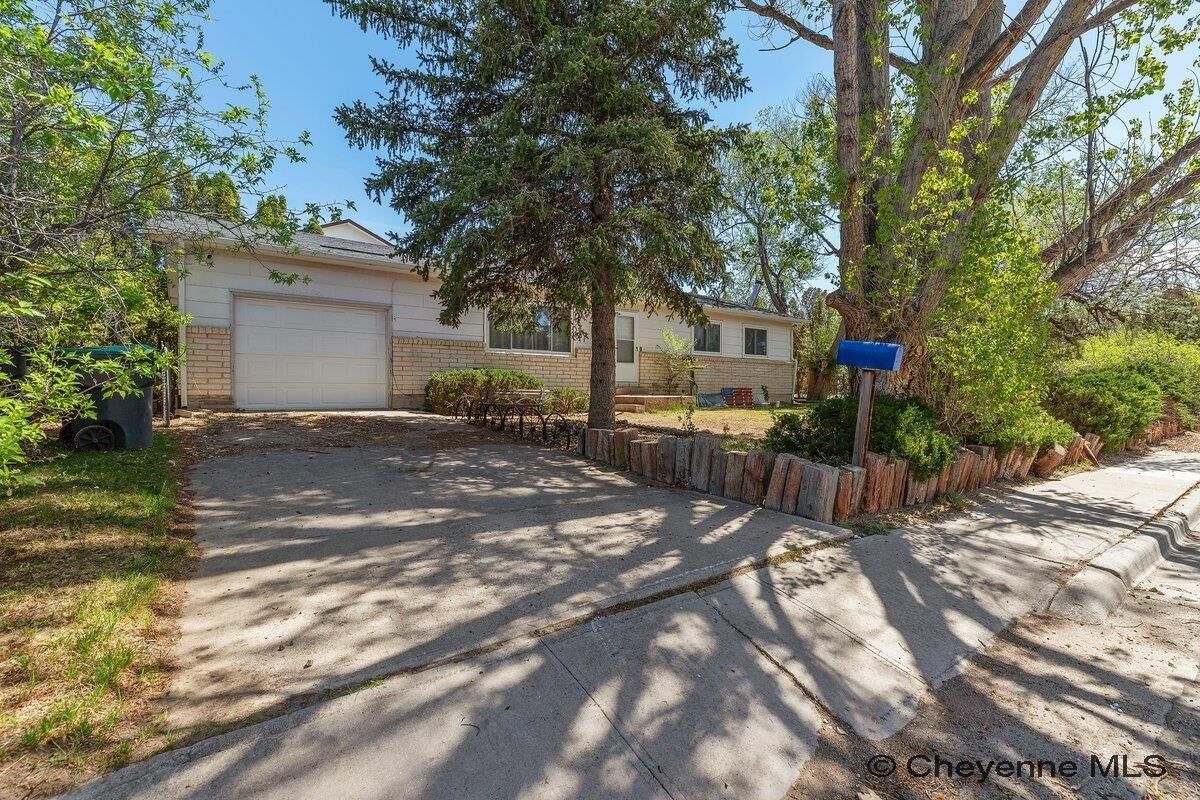 Property Photo:  4400 Everton Dr  WY 82009 