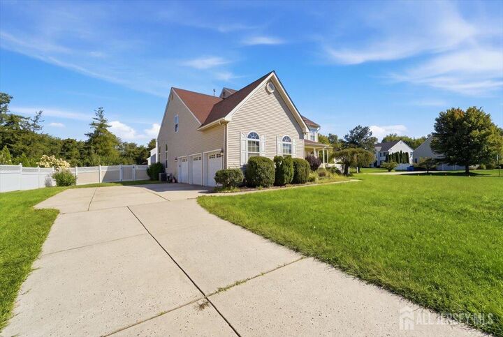 Property Photo:  42 Margaret Drive  NJ 08873 