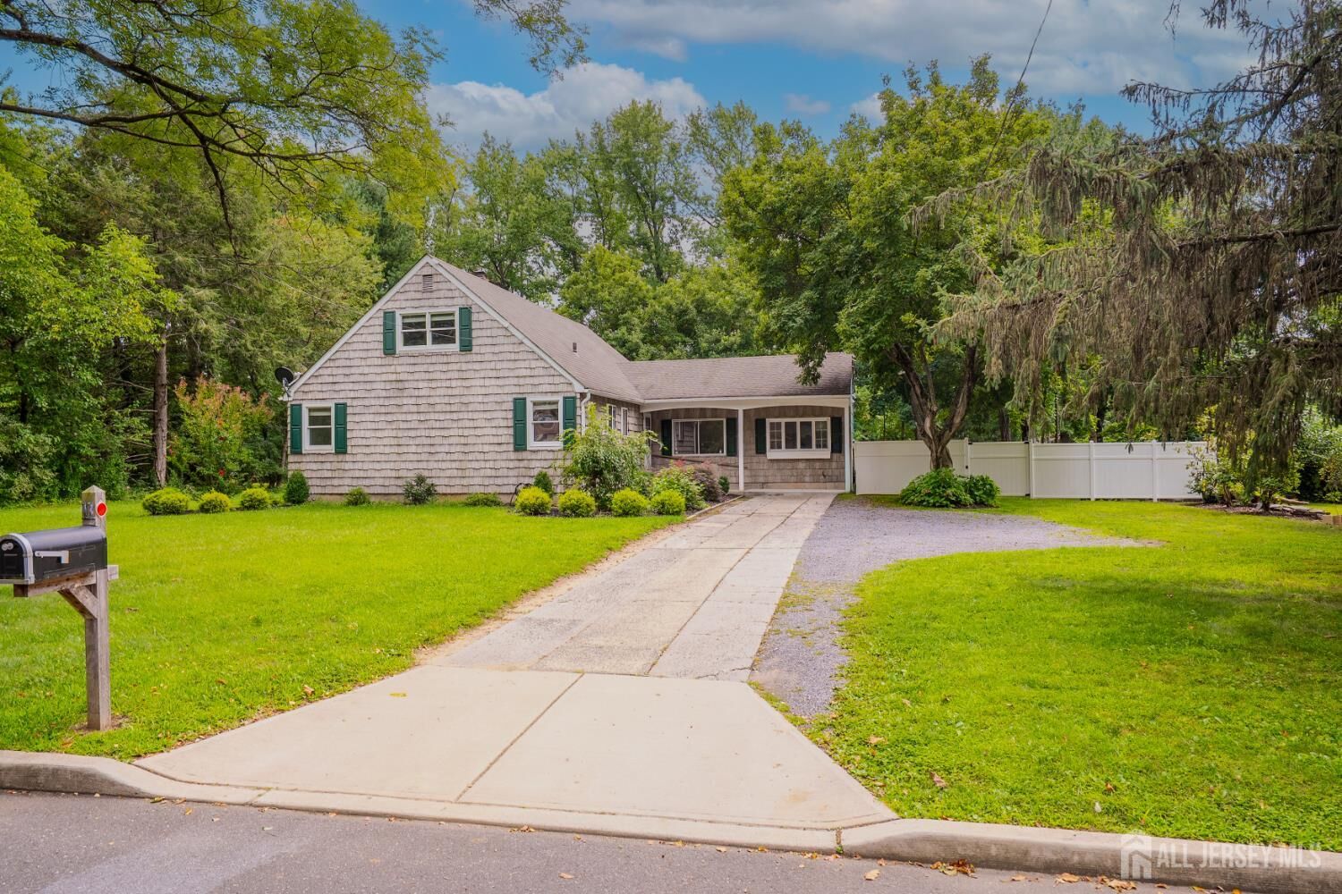 Property Photo:  11 Holland Lane  NJ 08512 