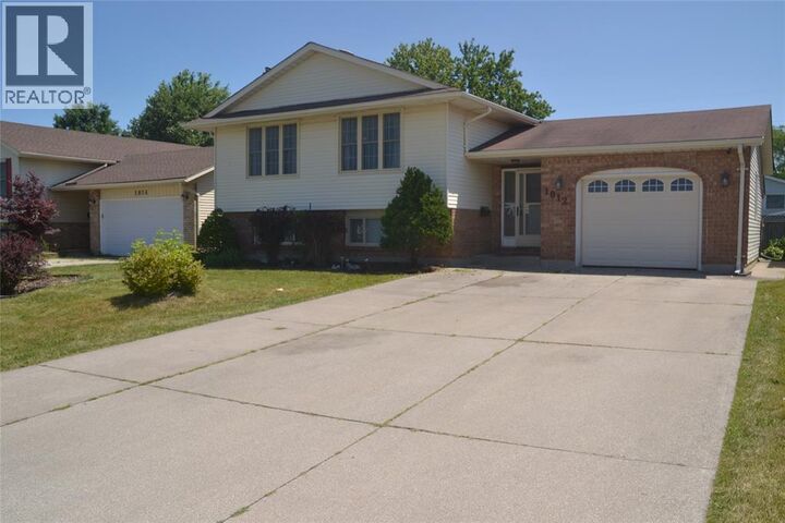 Property Photo:  1012 Plymouth Street  ON N7S 5Z5 