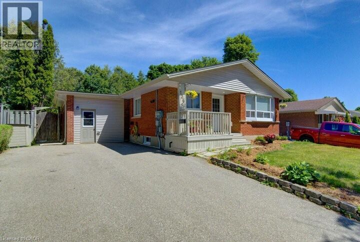 Property Photo:  136 Dunsmere Drive  ON N2E 1V7 