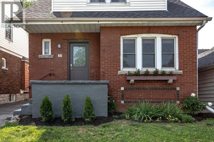 Property Photo:  66 Edgemont Street South  ON L8K 2H5 