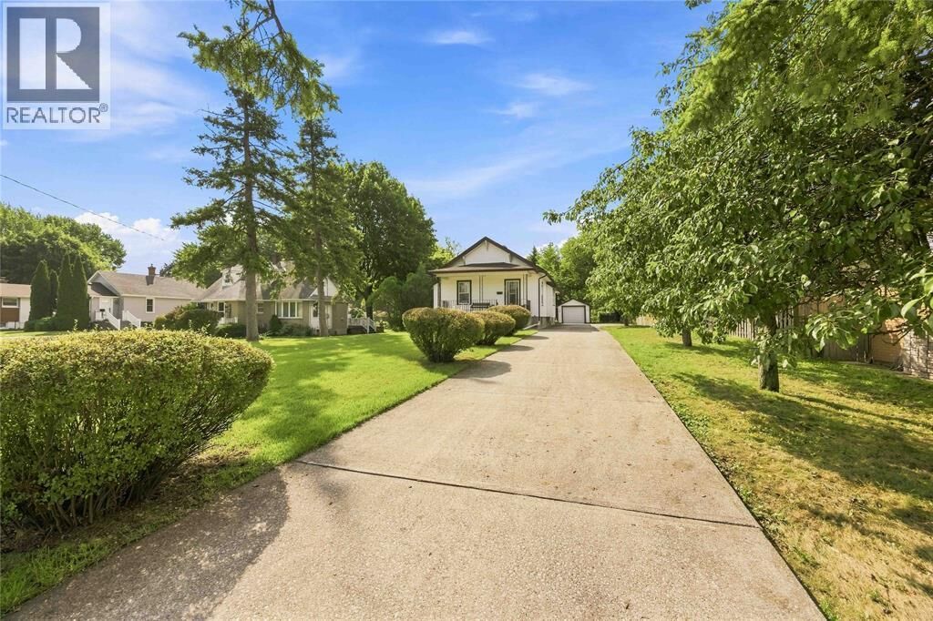 Photo de la propriété: 873 Michigan Avenue ON N7V 1L7