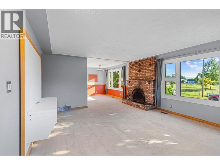 Property Photo:  705 Irwin Street  BC V2M 2X6 