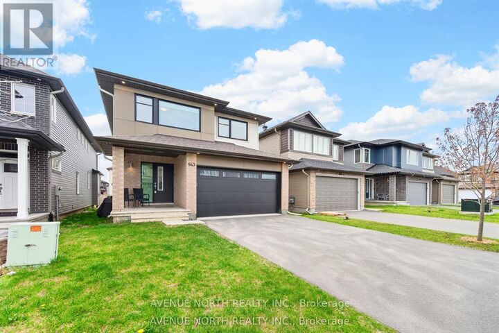 Property Photo:  843 Sendero Way  ON K2S 2W9 