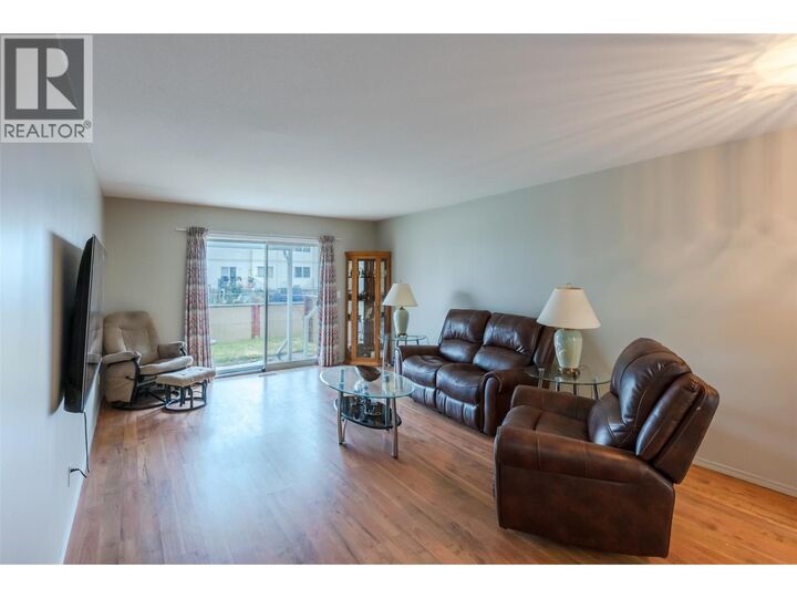Property Photo:  980 Cedar Street 5  BC V0H 1R4 