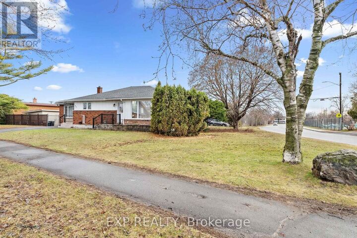 Property Photo:  692 Claude Street  ON K1K 2S2 