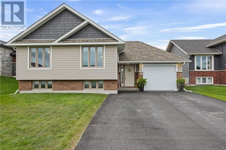 Property Photo:  41 Meadowgreen Drive  ON P3L 0B1 