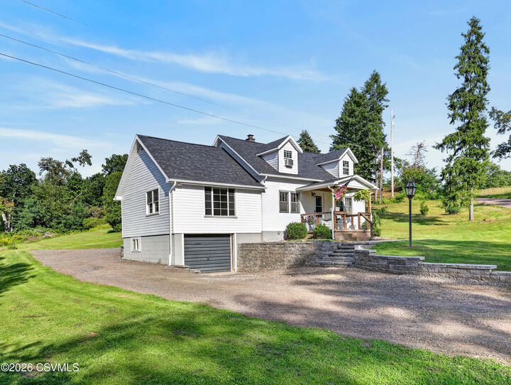 Property Photo: 204 Evansville Road PA 18603