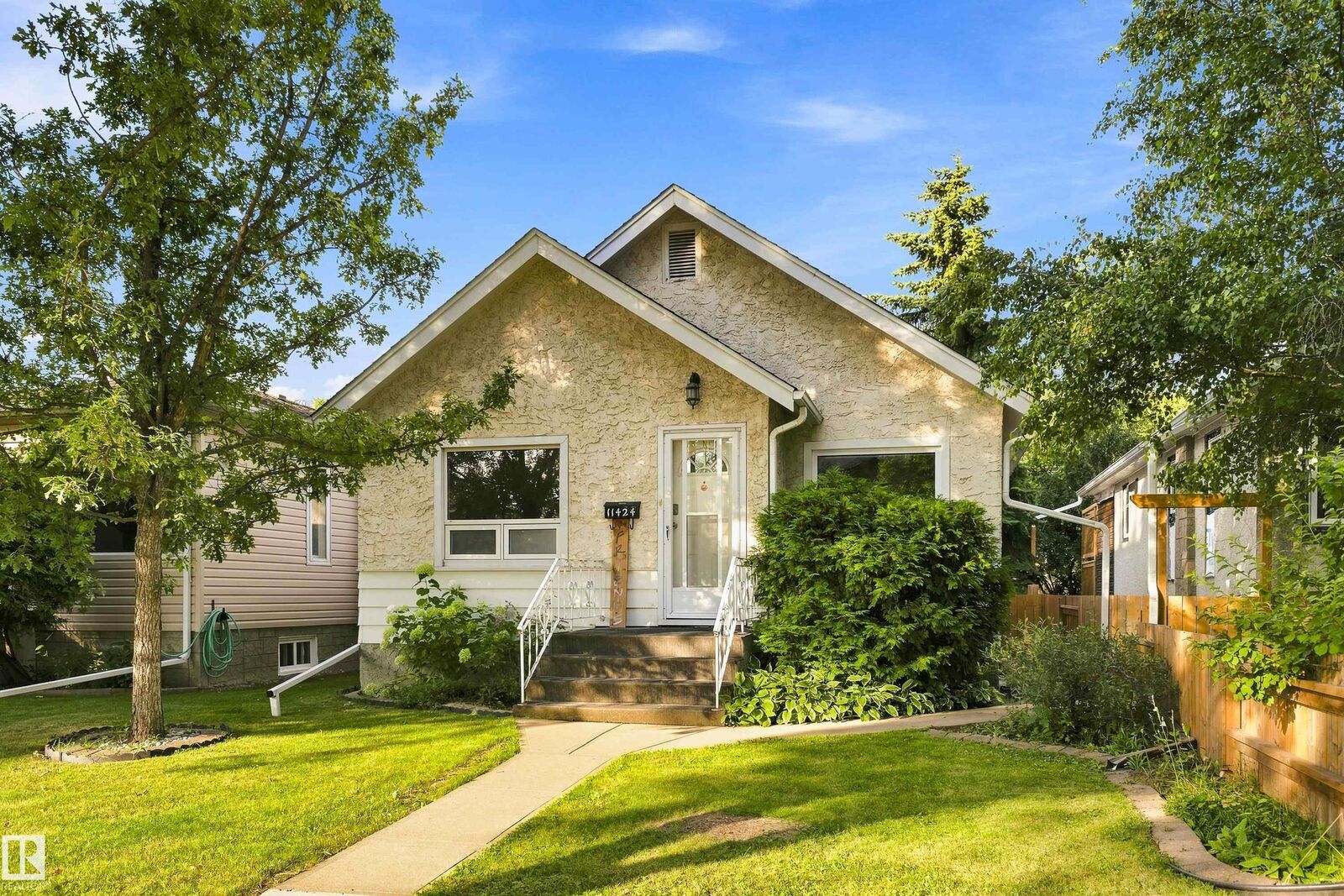 Property Photo:  11424 67 Street NW  AB T5B 1L4 