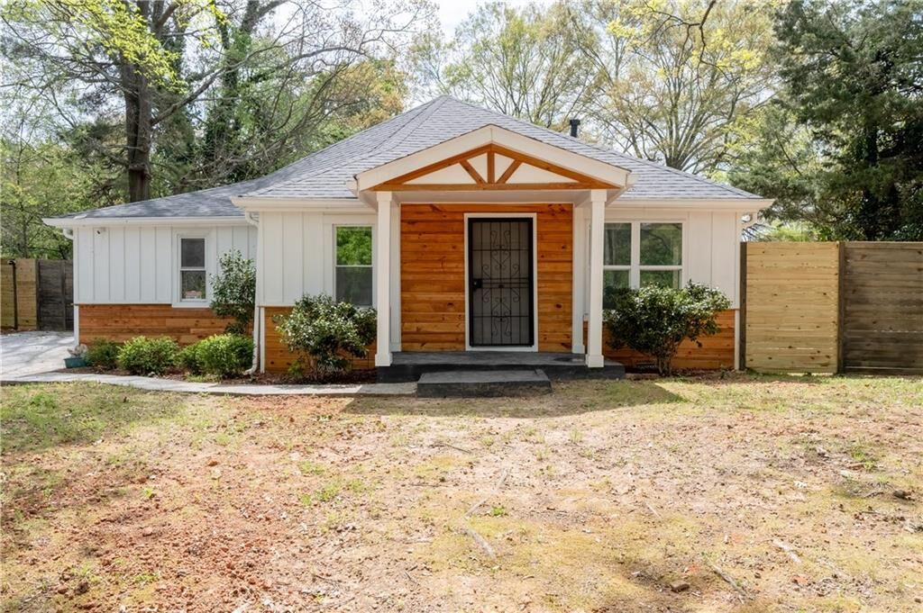 Property Photo:  2040 Penelope Street NW  GA 30314 