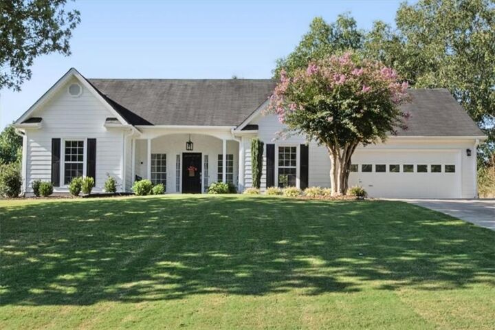 Property Photo: 5230 Jonathans Way GA 30040