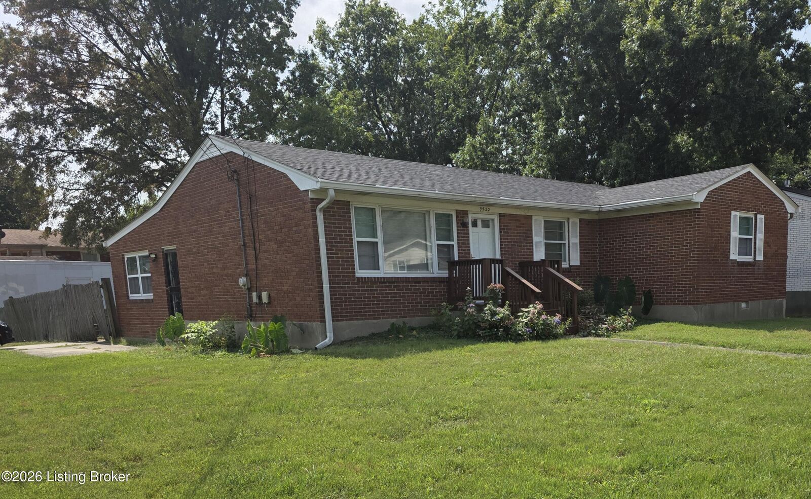 Property Photo: 9422 Hudson Ln KY 40291