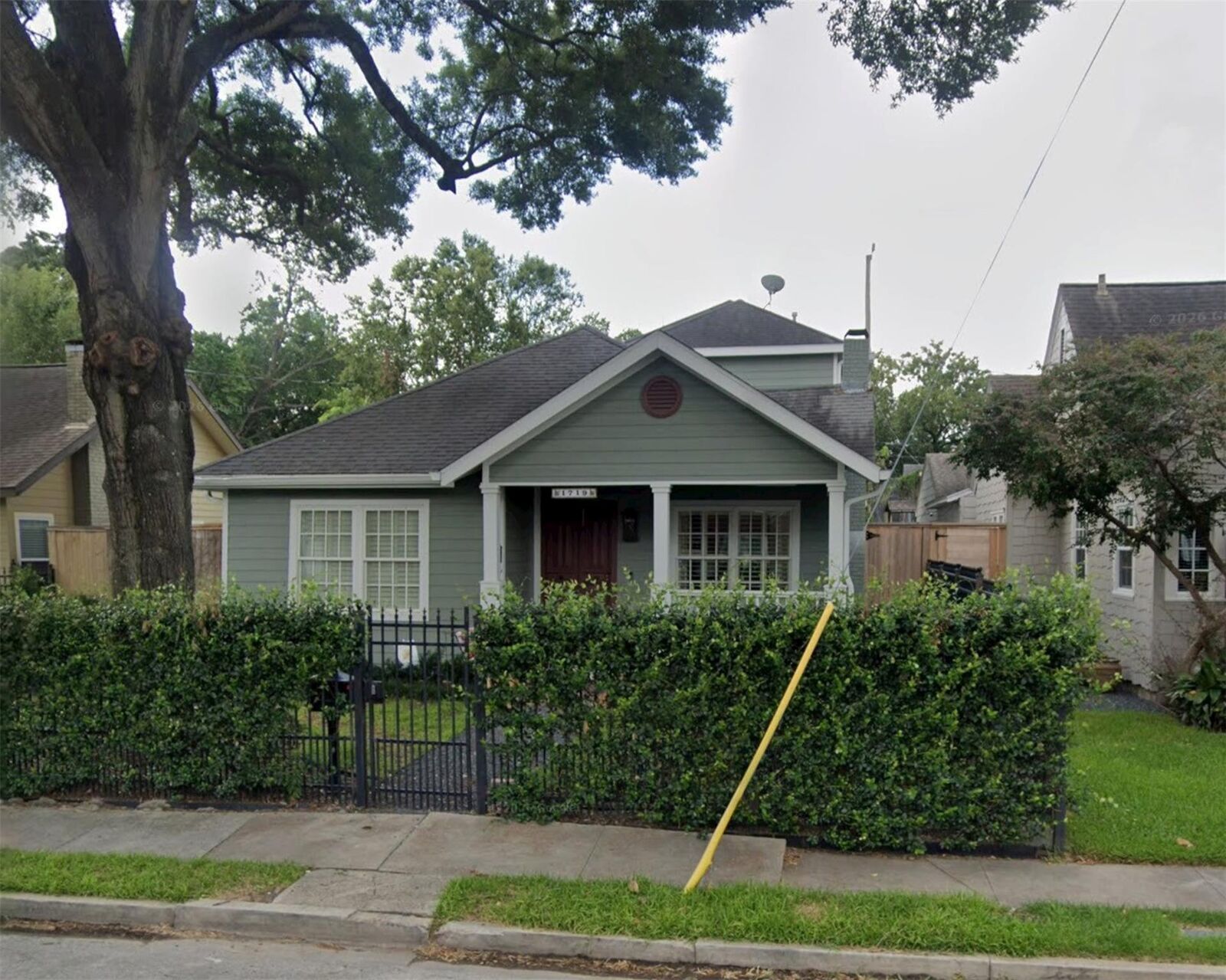 Property Photo: 1719 Fairview Avenue TX 77006
