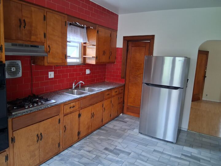 Property Photo:  182 Terrace Ave 2  NJ 07307 
