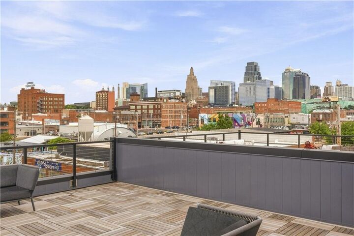 Property Photo: 1907 Locust Street MO 64108