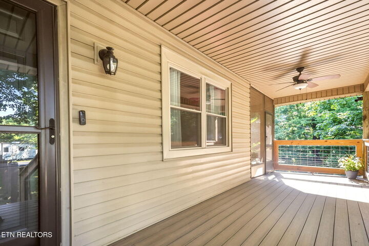 Property Photo: 7524 Inverrary Circle TN 37918