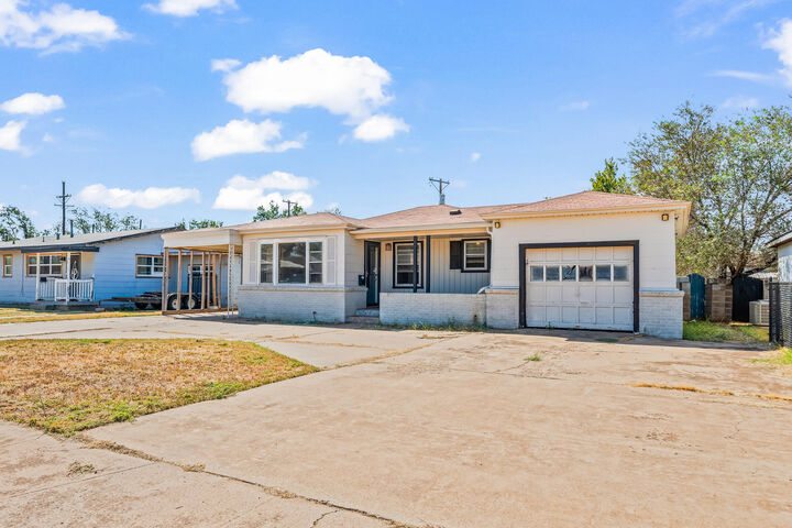 Property Photo:  2005 48th Street  TX 79412 