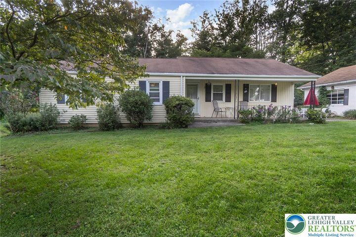 Property Photo:  2043 Arndt Road  PA 18040 