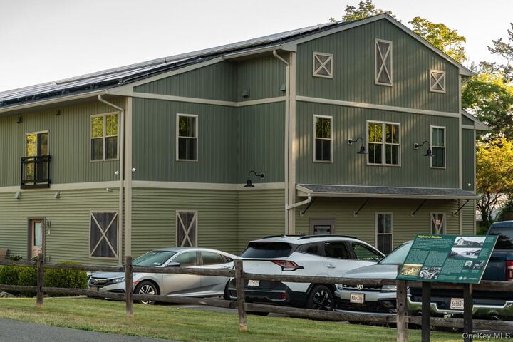 Property Photo: 128 Vineyard Avenue 204 NY 12528