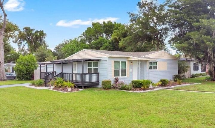 Property Photo: 120 Primrose Court FL 32803