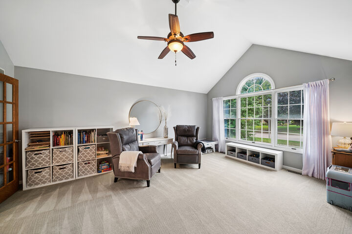 Property Photo:  1356 Green Pheasant Lane  IL 60510 