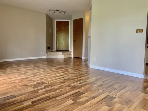 Property Photo:  1864 Fox Run Drive B  IL 60007 