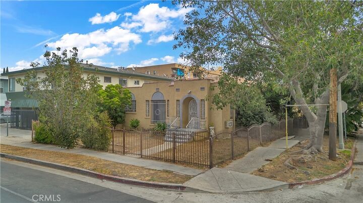 Property Photo:  4115 Council Street  CA 90004 