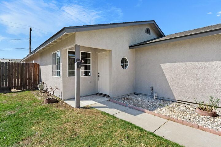 Property Photo:  1340 Bennett Avenue  CA 93620 