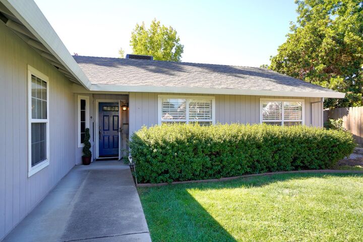 Property Photo: 7200 Mary Ann Way CA 95621