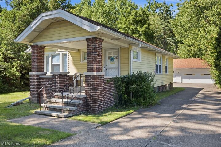 Property Photo:  38905 Gardenside Drive  OH 44094 