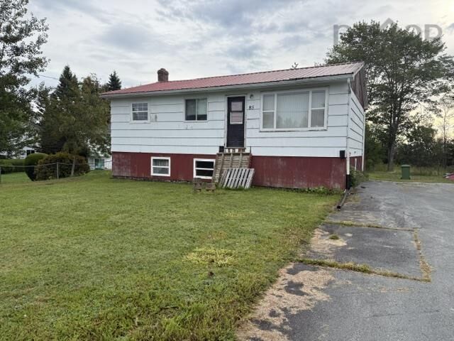 Property Photo:  85 First Street  NS B4E 1S9 