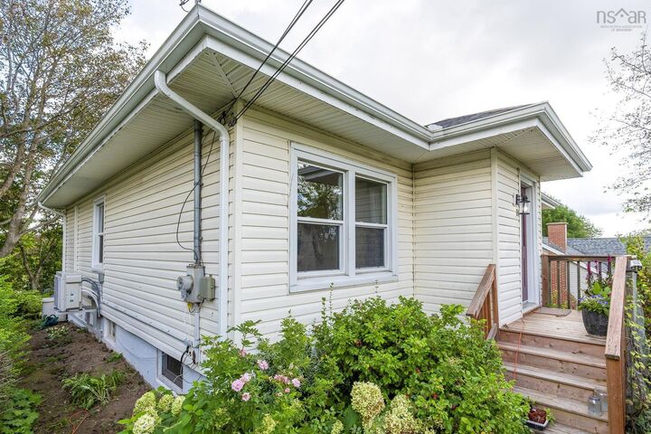 Property Photo: 24 Crichton Park Road NS B3A 2N8