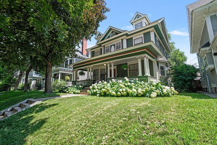 Property Photo: 2425 Bryant Avenue S MN 55405
