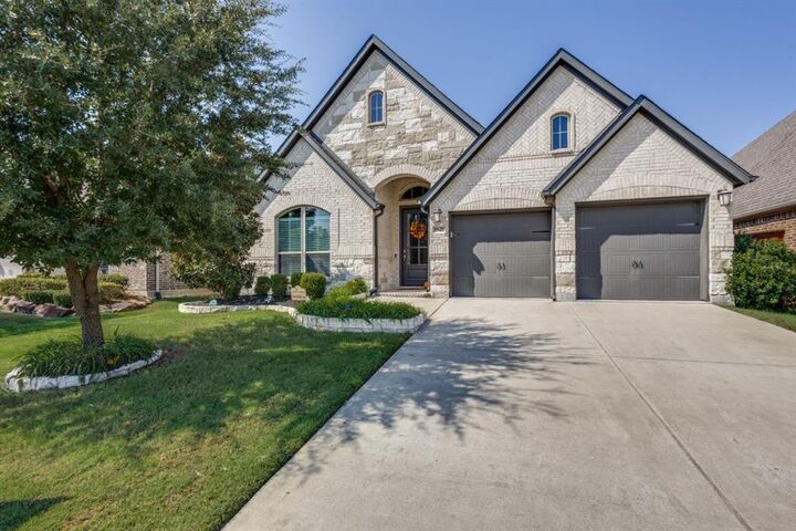 Property Photo: 8629 Lake Arrowhead Trail TX 75071