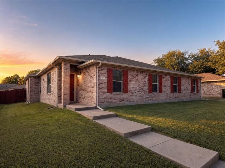Property Photo:  2402 18th Street  TX 75074 