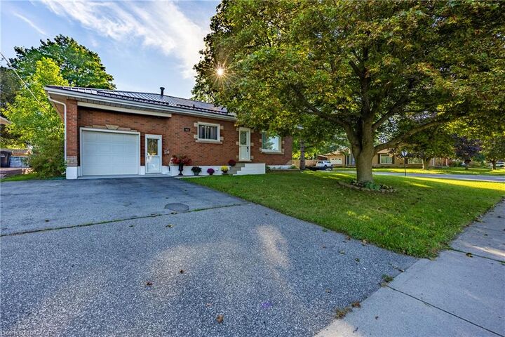 Property Photo:  343 Delcrest Avenue  ON N4B 2S8 