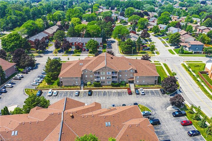 Property Photo:  3050 Pinemeadow Drive  ON L7M 3X5 