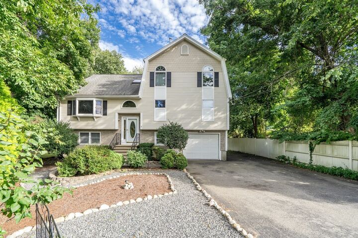 Property Photo:  31 Wildmere Ave  MA 01803 