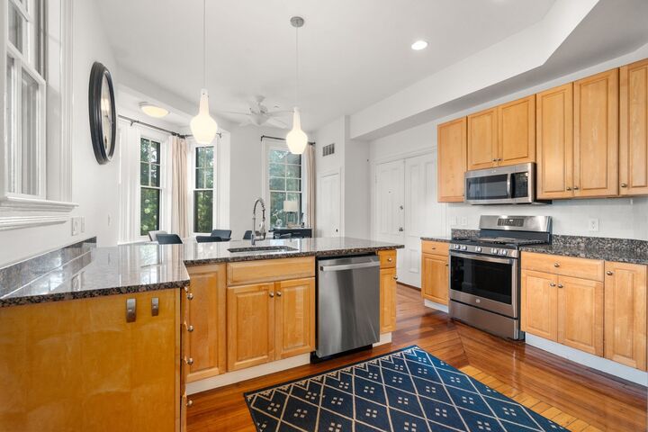 Property Photo:  105 Pleasant St 2  MA 02476 