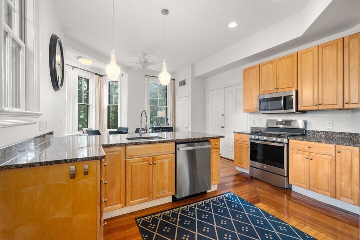 Property Photo:  105 Pleasant St 2  MA 02476 