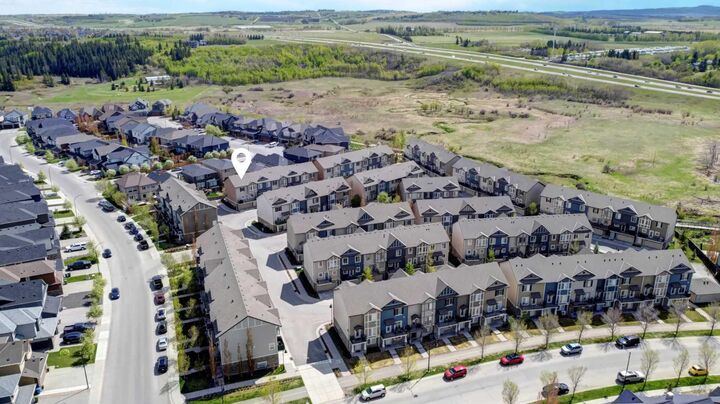 Property Photo:  444 Legacy Point SE  AB T2X 3Z3 