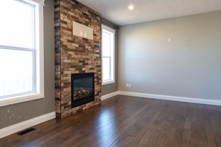 Property Photo:  8674 122 Avenue  AB T8X 0P6 