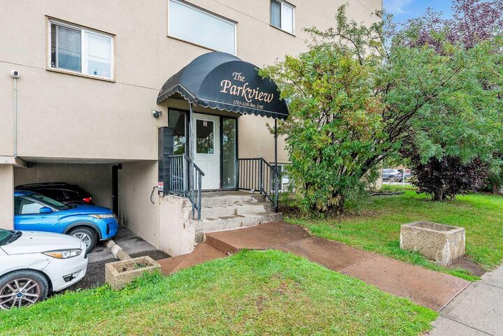 Property Photo: 1703 11 Avenue SW 22 AB T3C 0N5