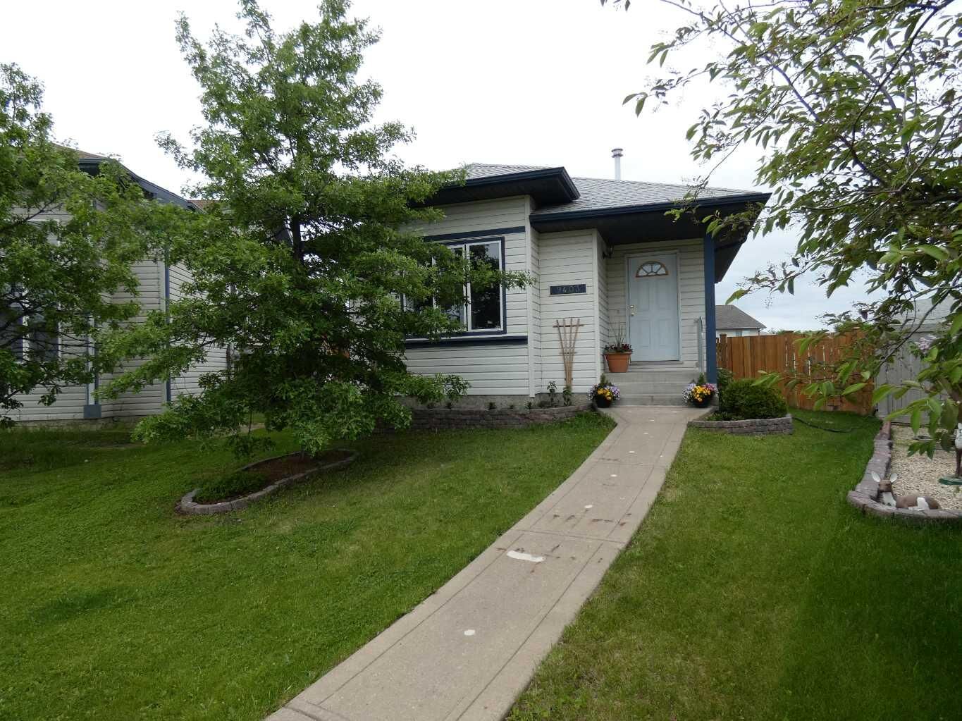 Property Photo:  9403 128 Avenue  AB T8X 1N4 
