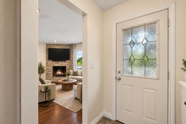 Property Photo:  6326 37 Street SW  AB T3E 5M8 