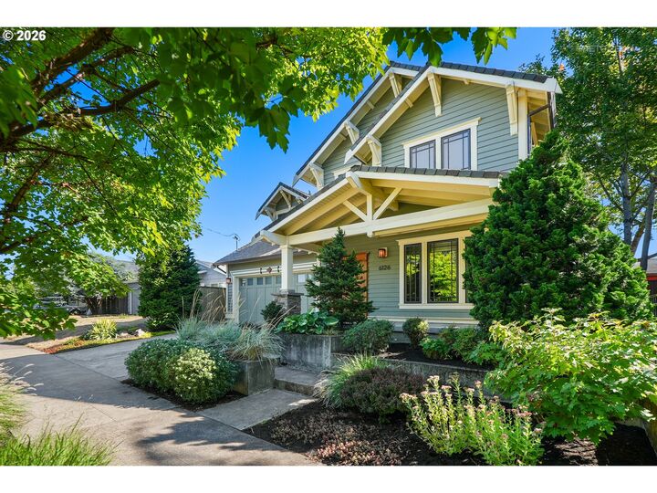 Property Photo: 6126 SE 44th Ave OR 97206