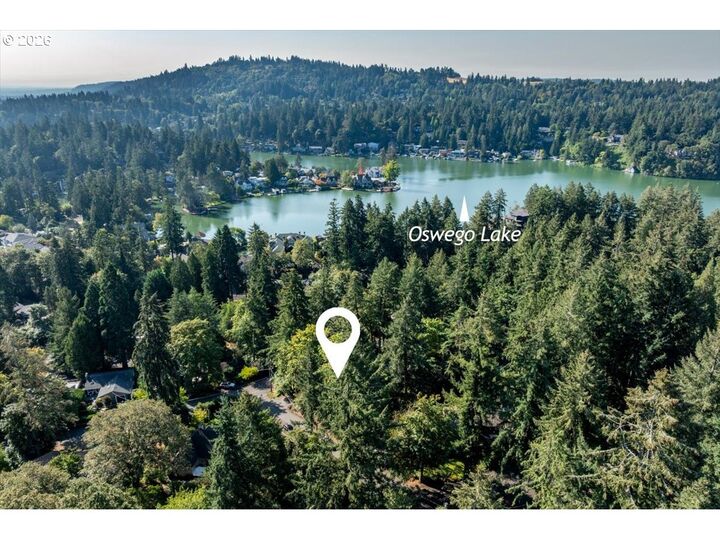 Property Photo: 1026 Troon Rd OR 97034
